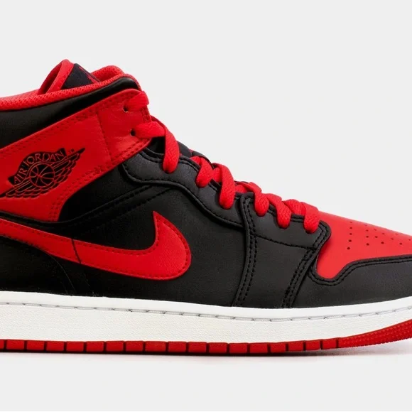 AIR JORDAN 1 MID size 7 youth worn once - Picture 3 of 10